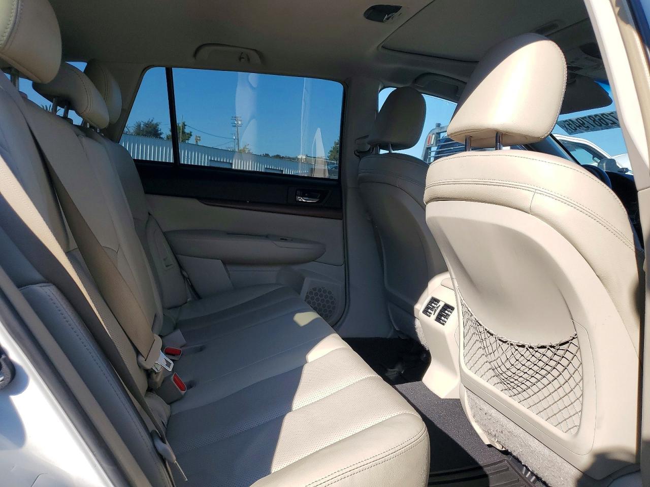 2013 SUBARU Outback