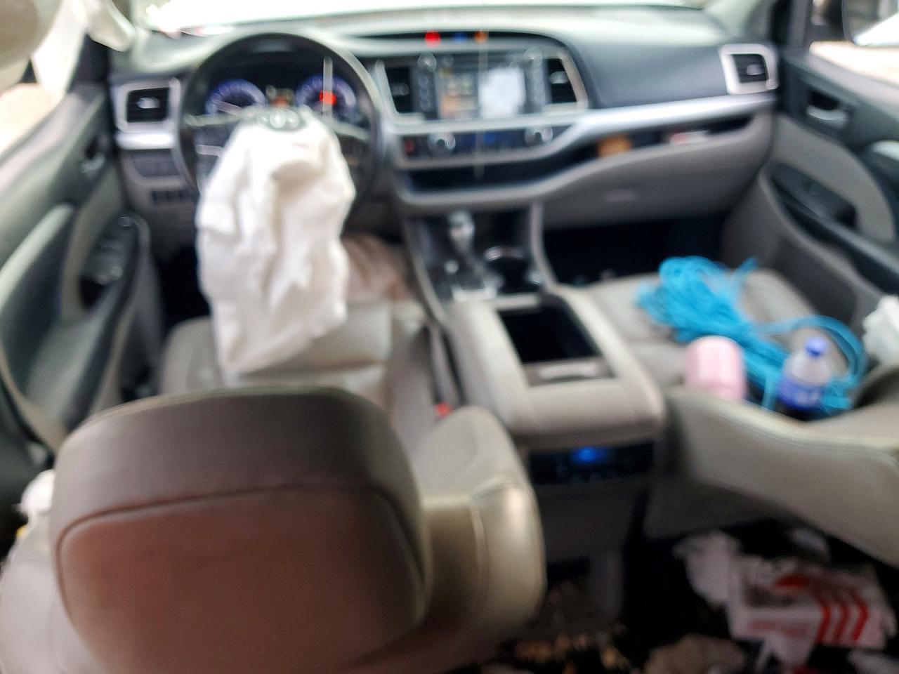 2017 TOYOTA HIGHLANDER