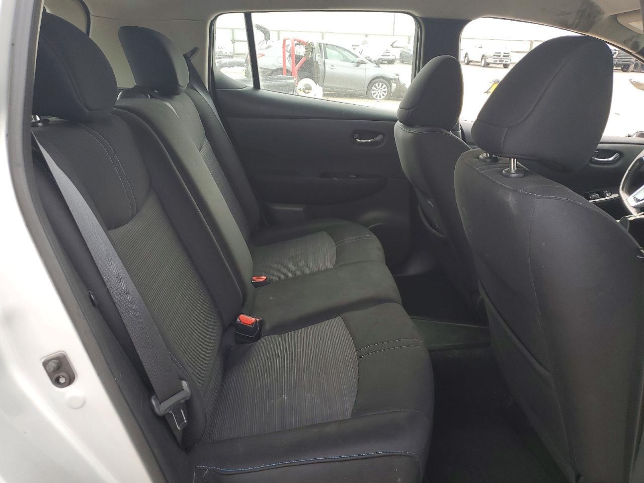 2018 NISSAN LEAF