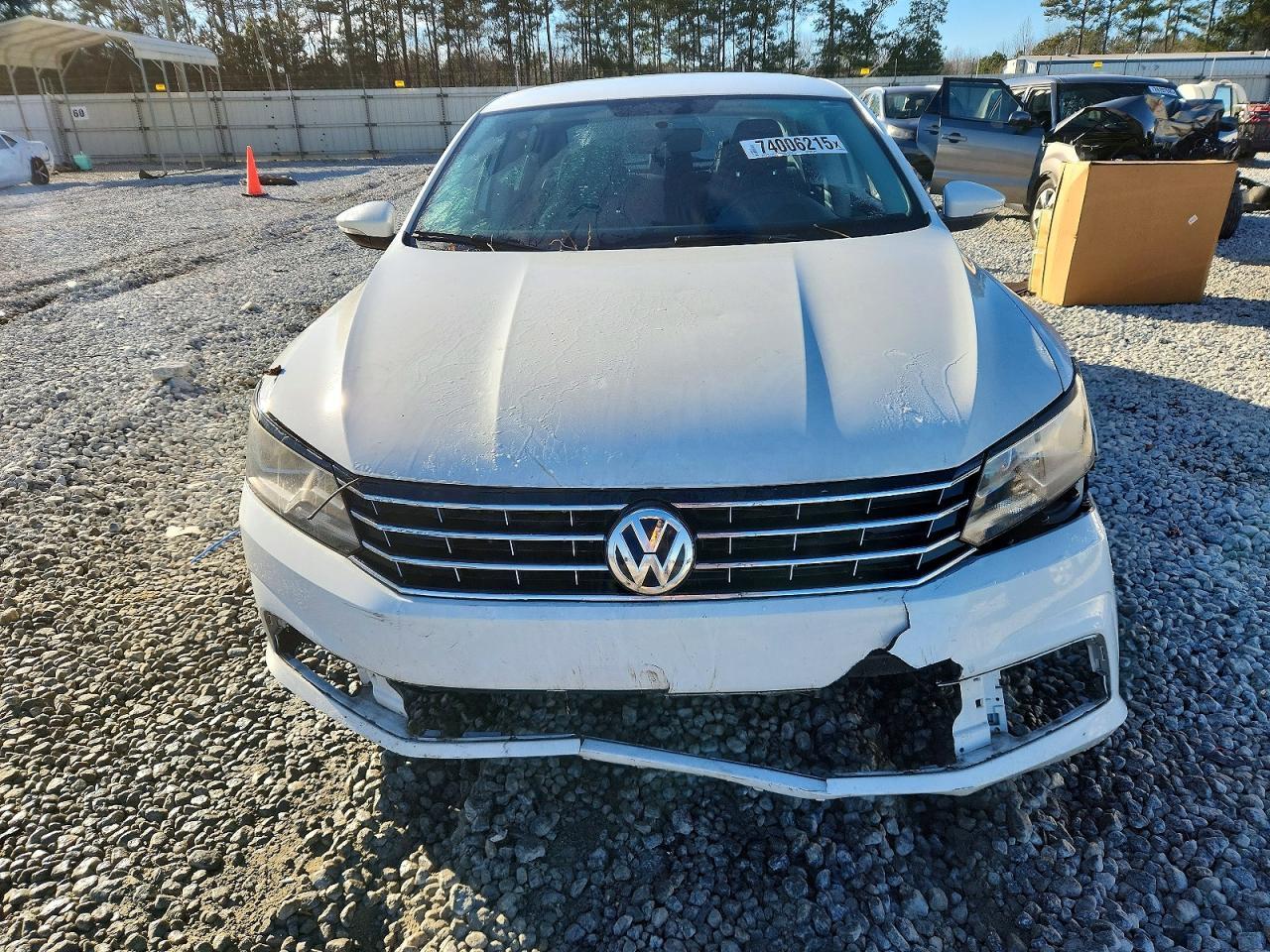 2017 VOLKSWAGEN Passat