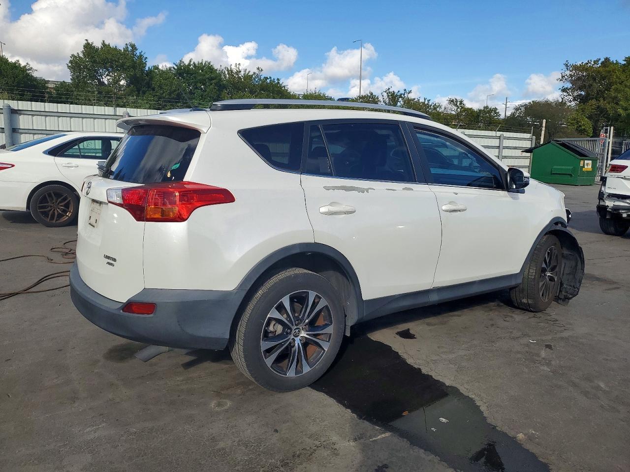 2015 TOYOTA RAV4