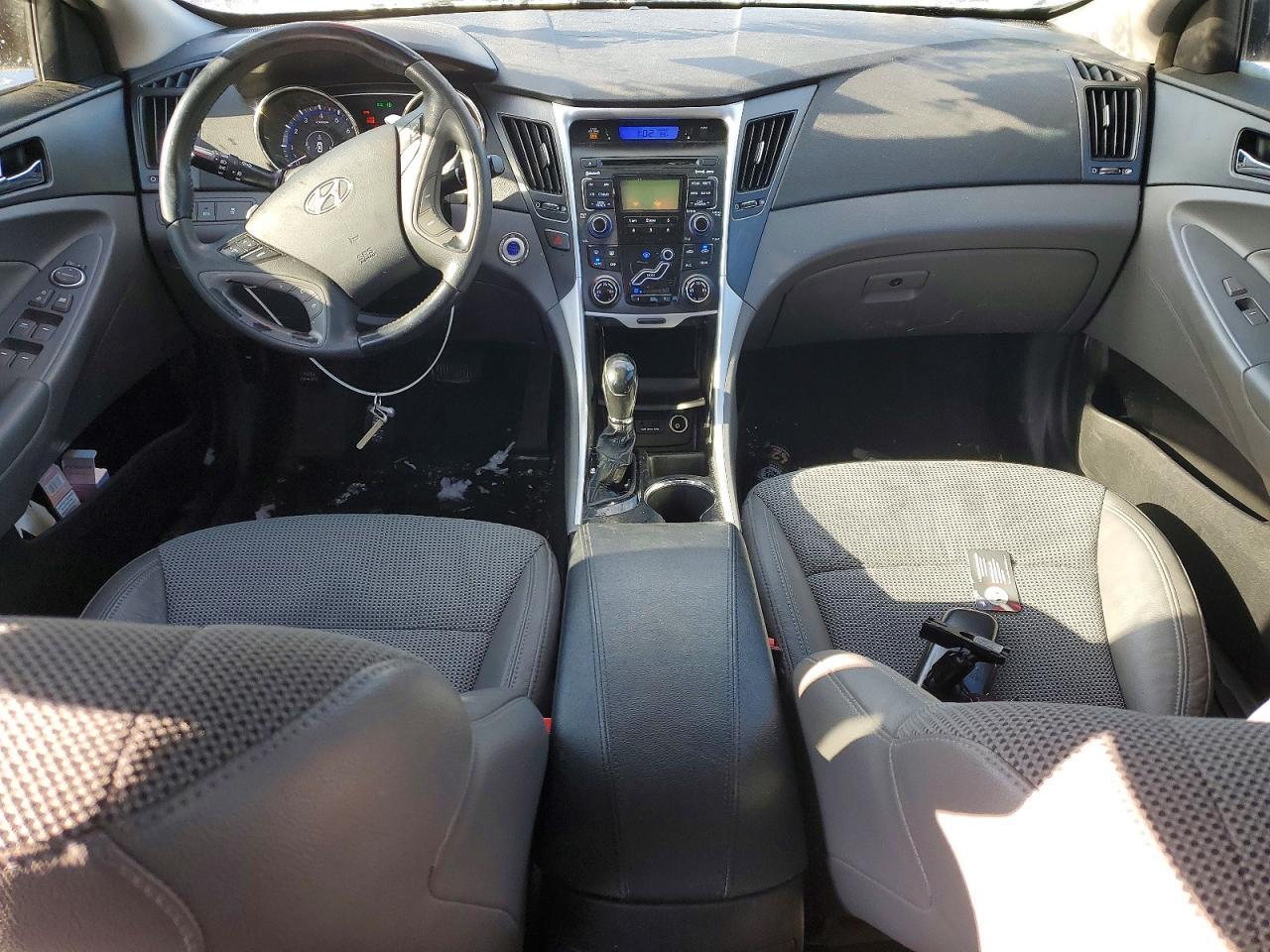 2011 HYUNDAI SONATA