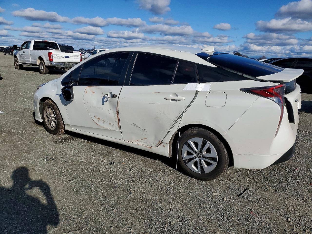 2016 TOYOTA PRIUS