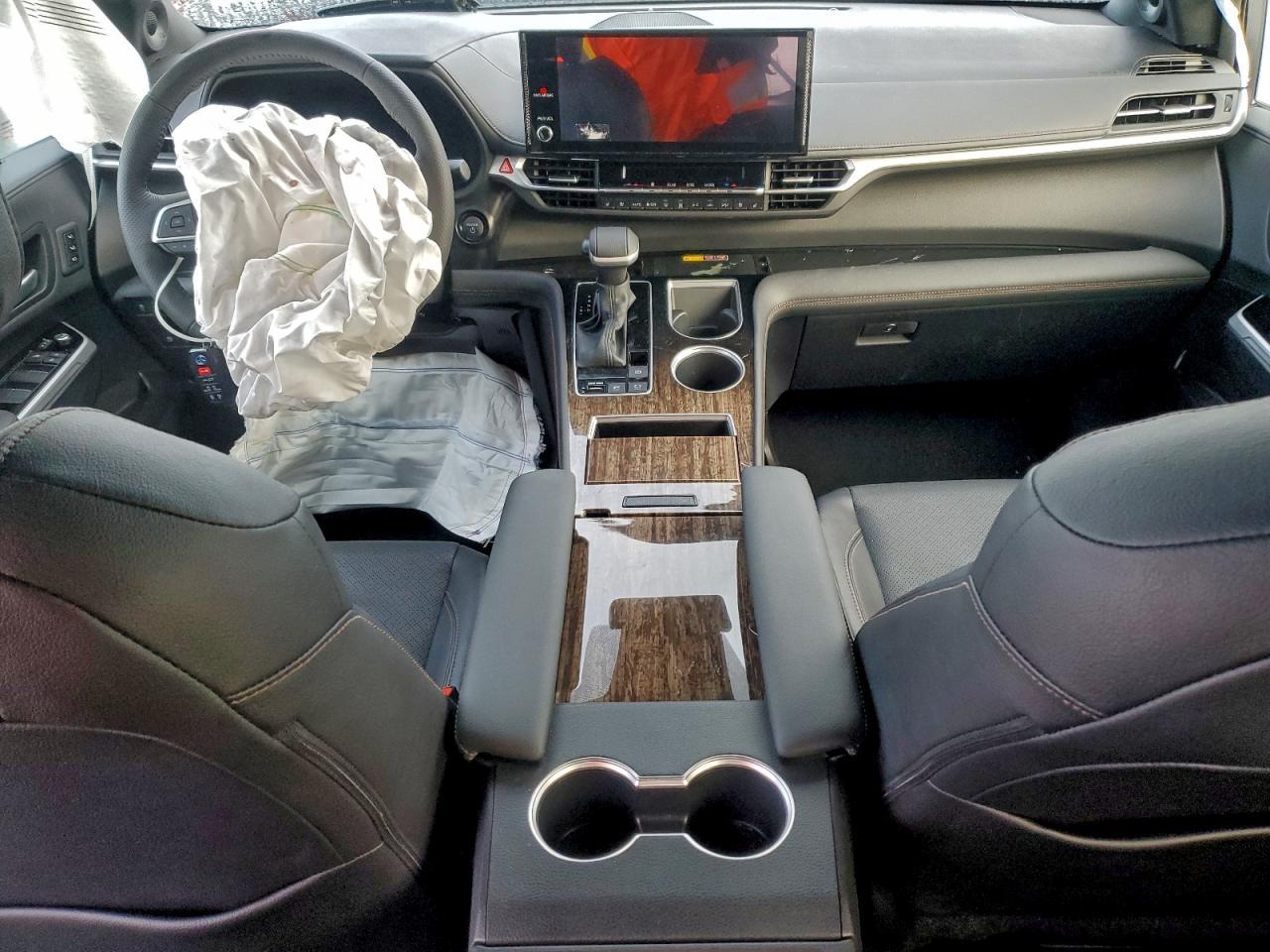 2025 TOYOTA SIENNA
