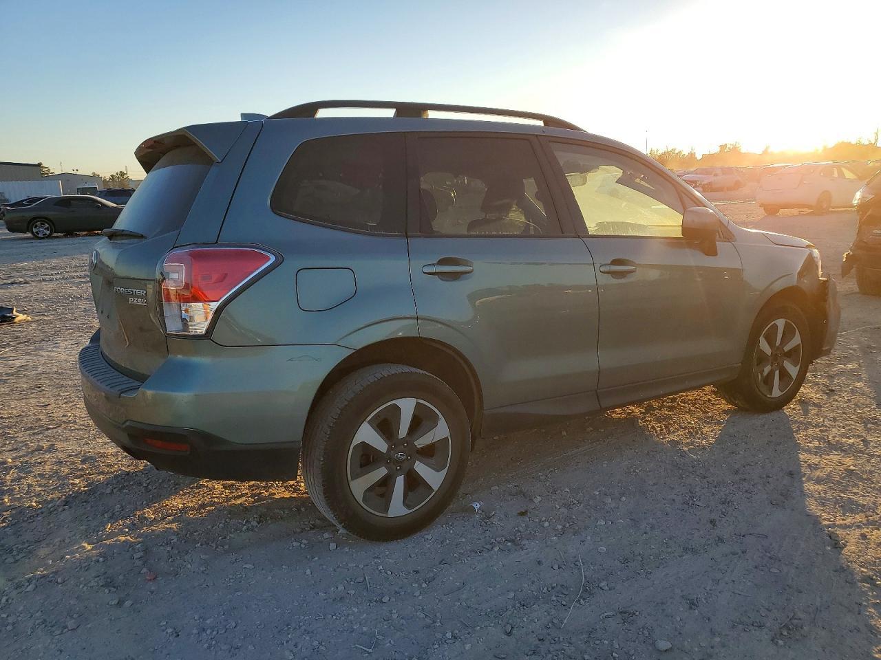 2017 SUBARU FORESTER