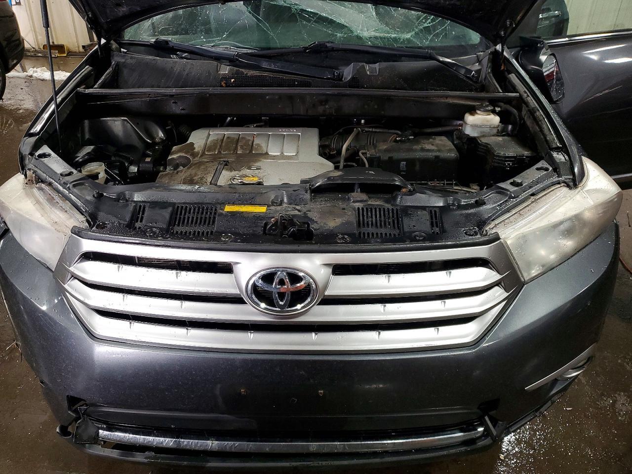 2011 TOYOTA HIGHLANDER