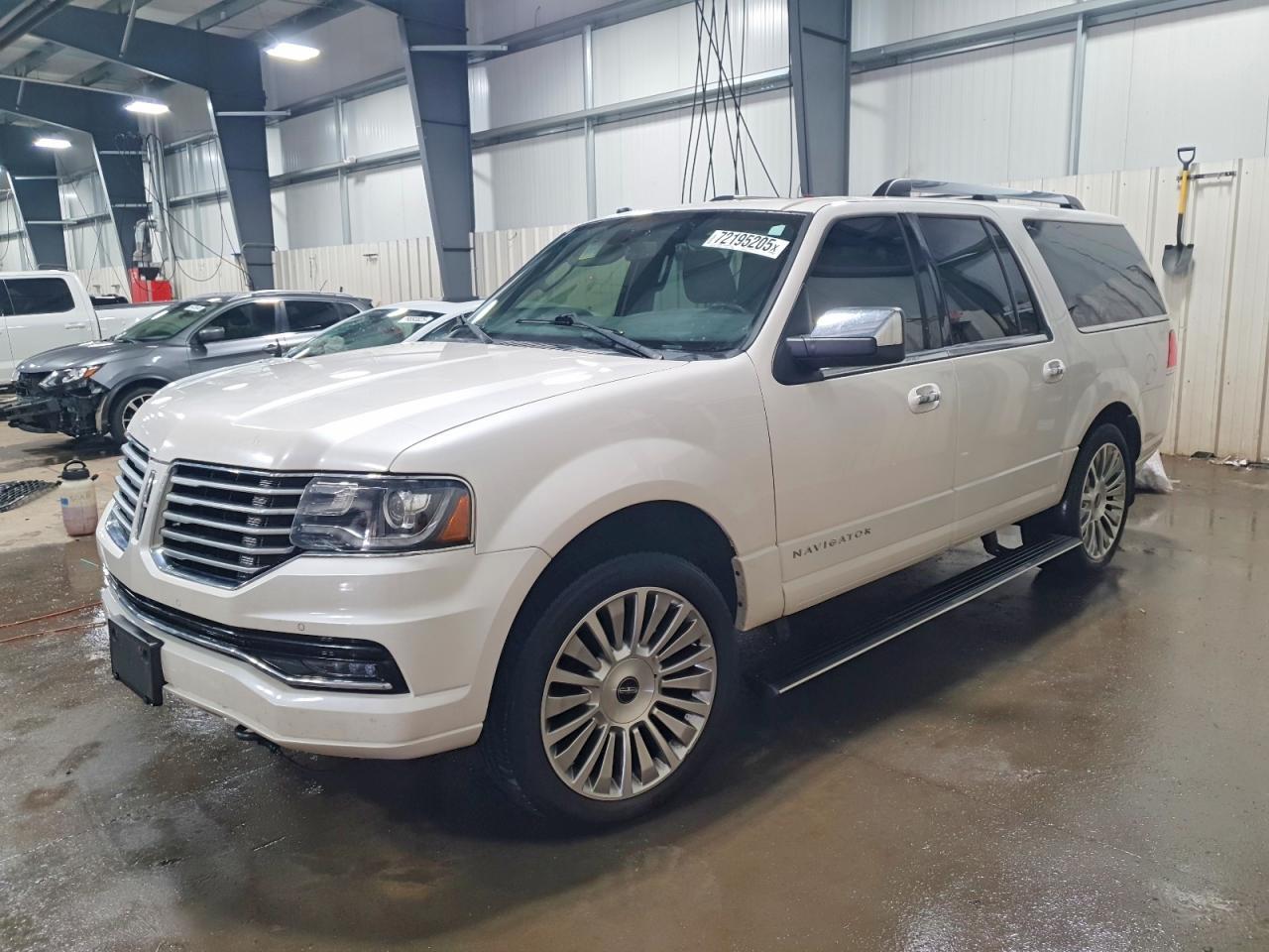 2017 LINCOLN Navigator