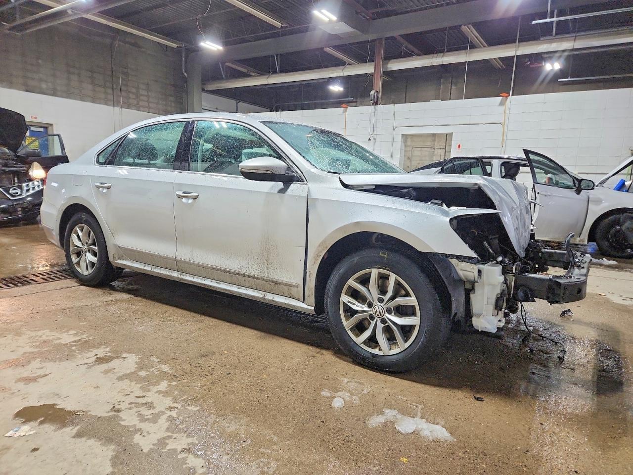 2017 VOLKSWAGEN Passat