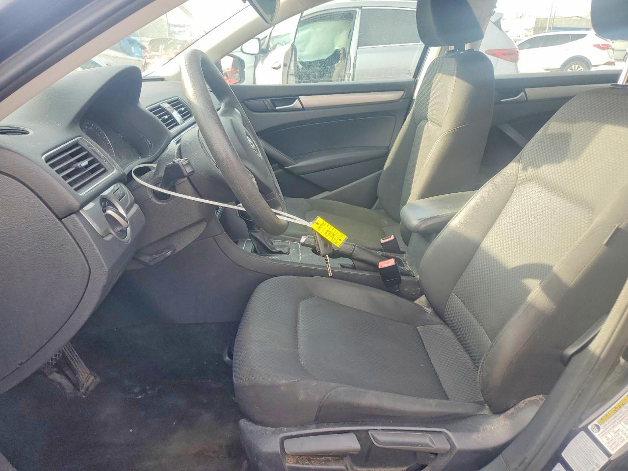 2015 VOLKSWAGEN Passat