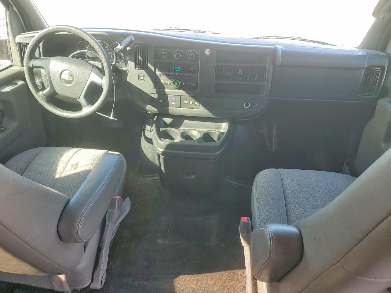 2014 CHEVROLET Express 3500