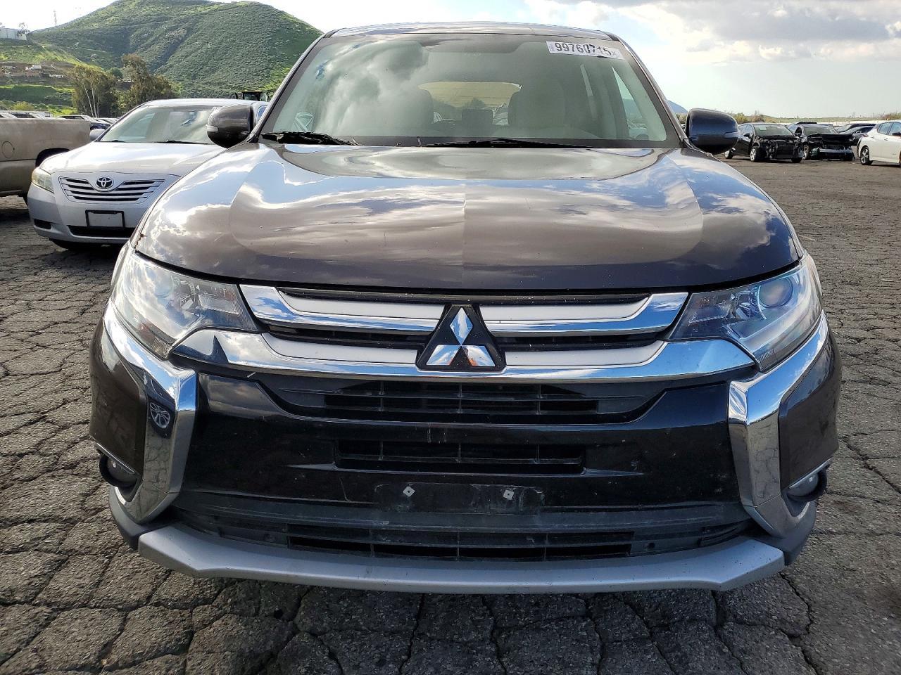 2016 MITSUBISHI outlander