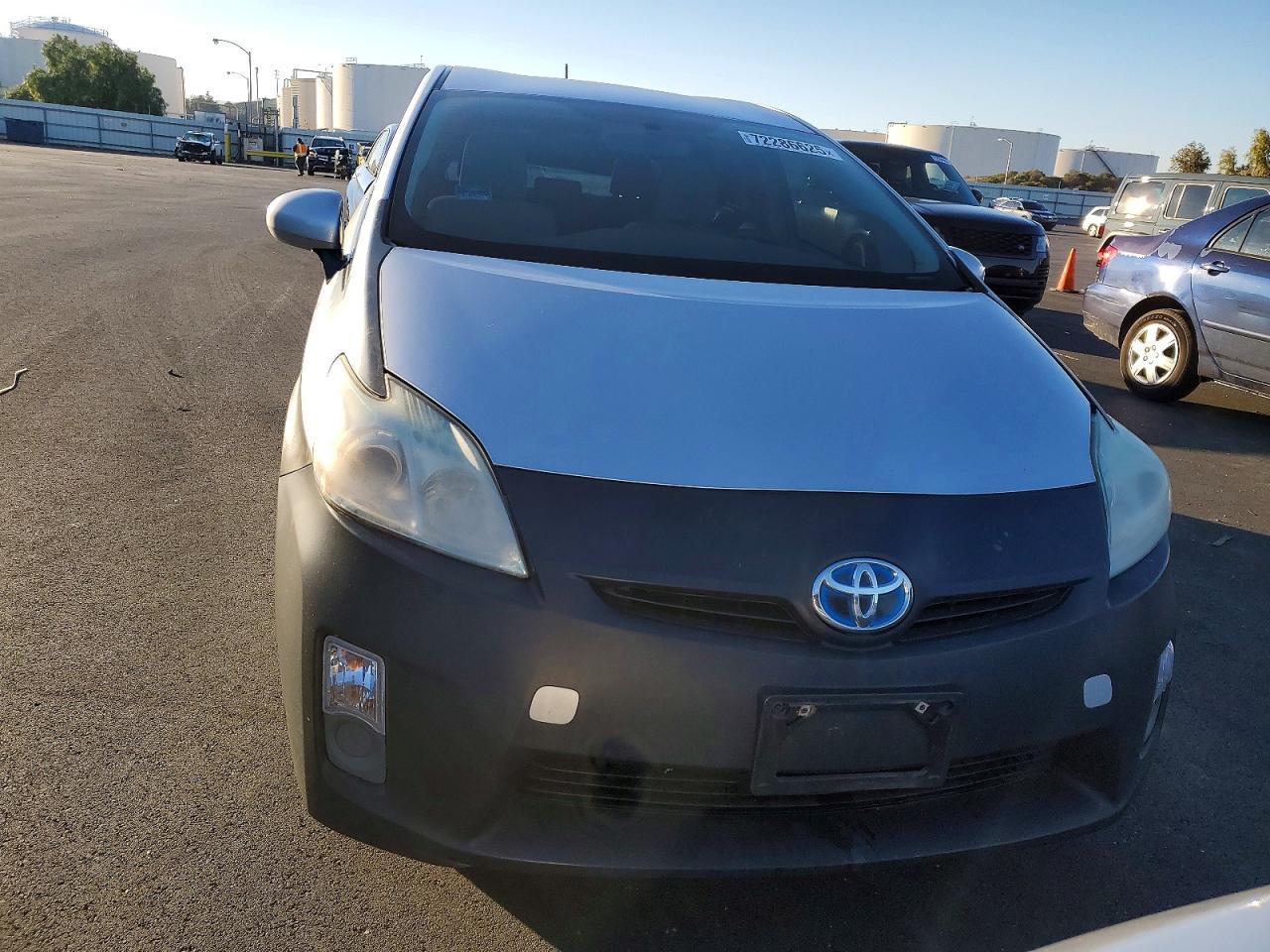 2011 TOYOTA PRIUS