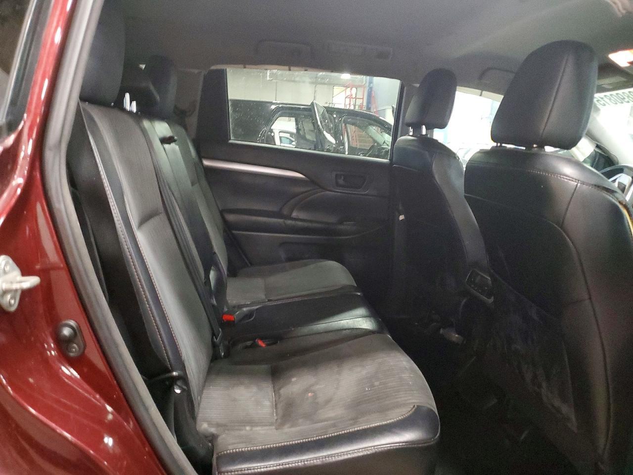 2016 TOYOTA HIGHLANDER