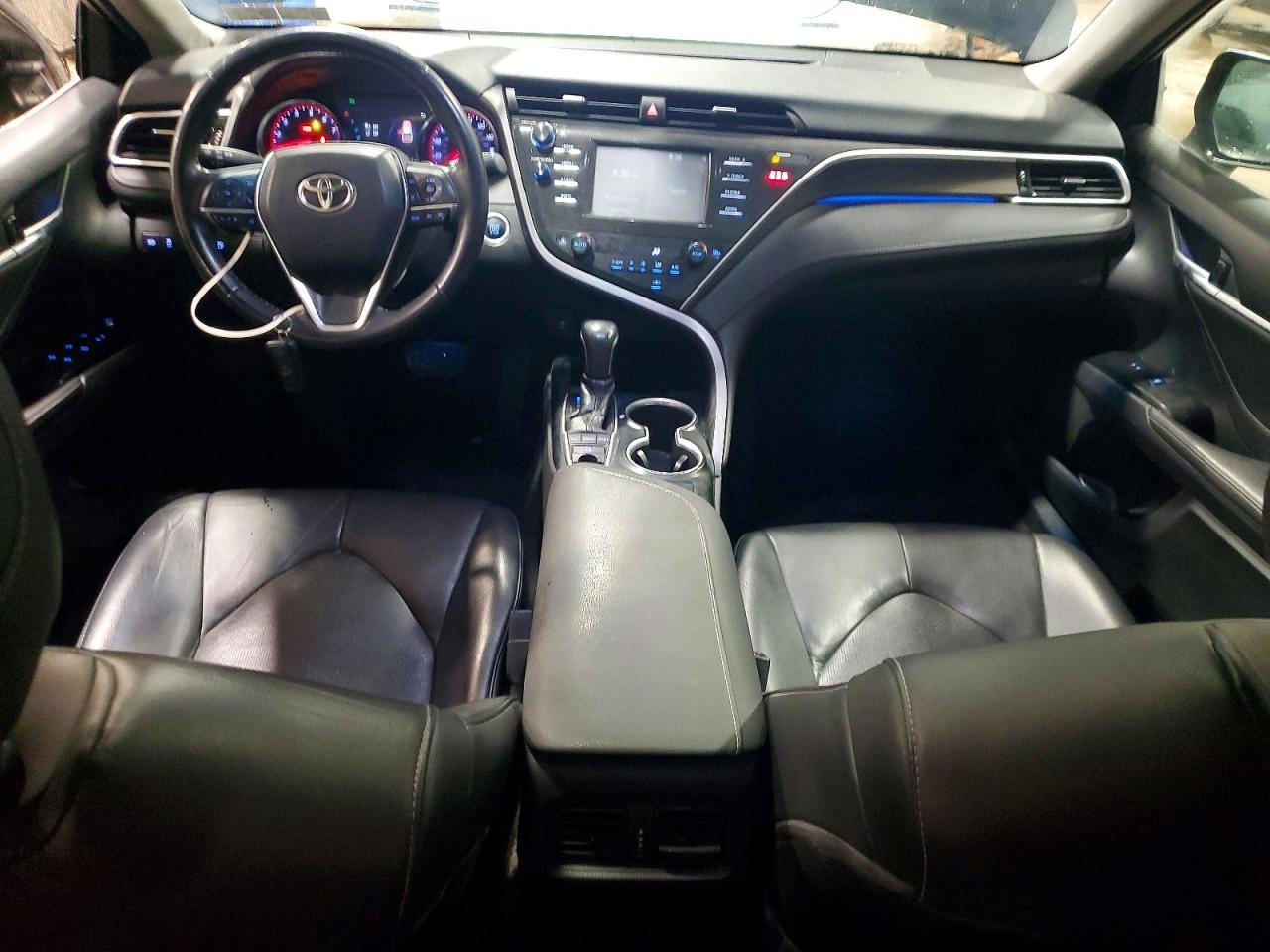 2018 TOYOTA CAMRY