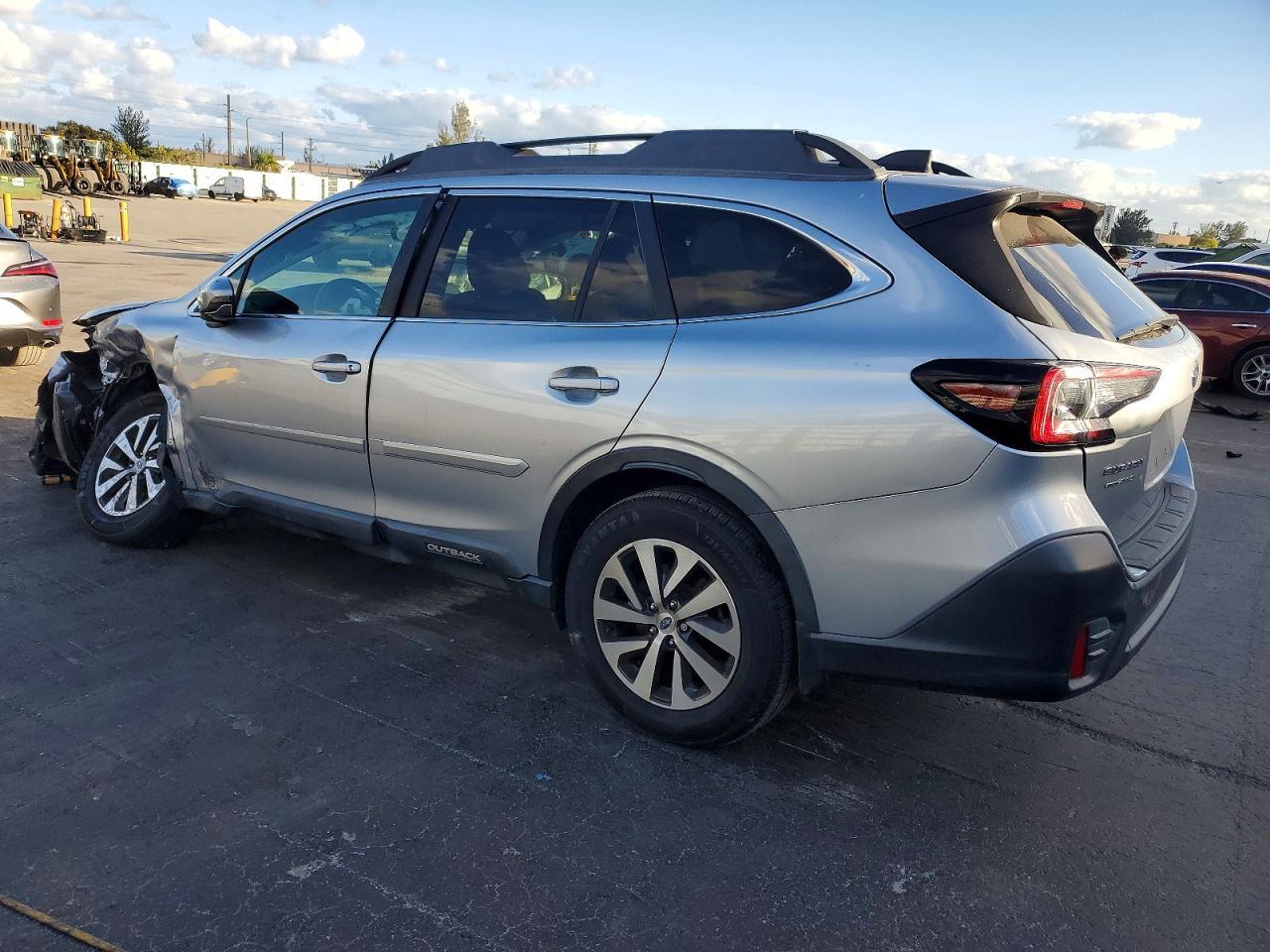 2021 SUBARU Outback