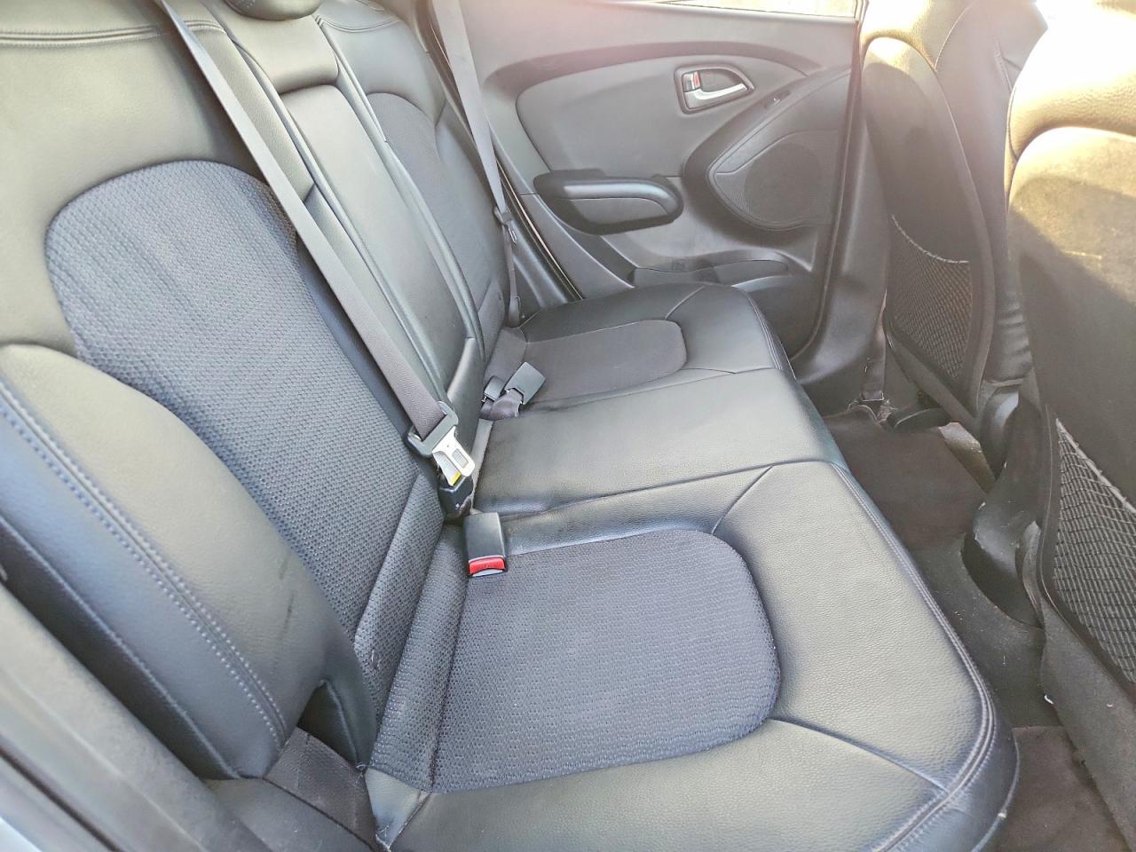 2010 HYUNDAI TUCSON