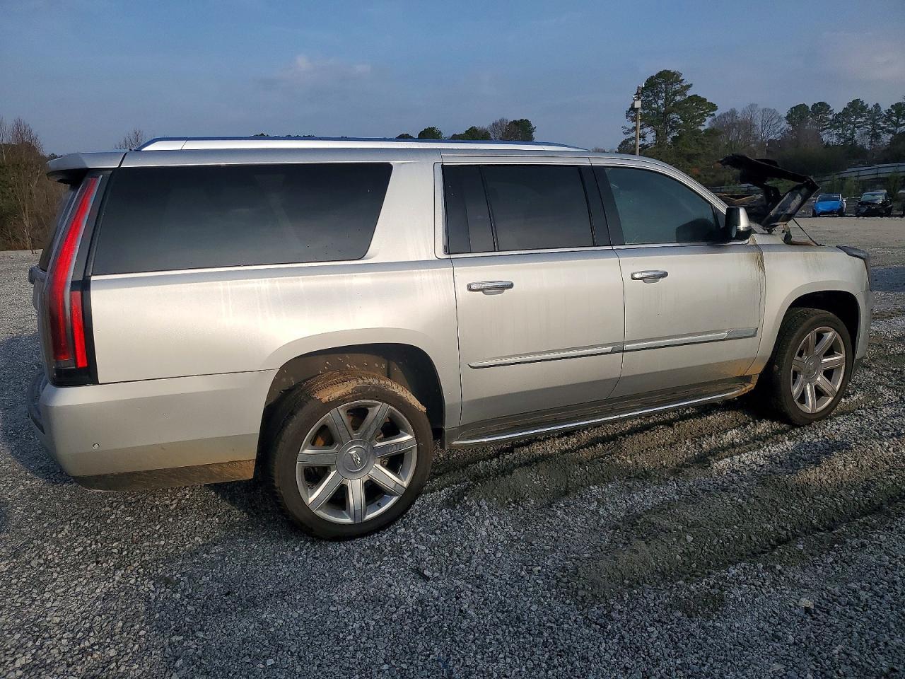 2017 CADILLAC Escalade ESV