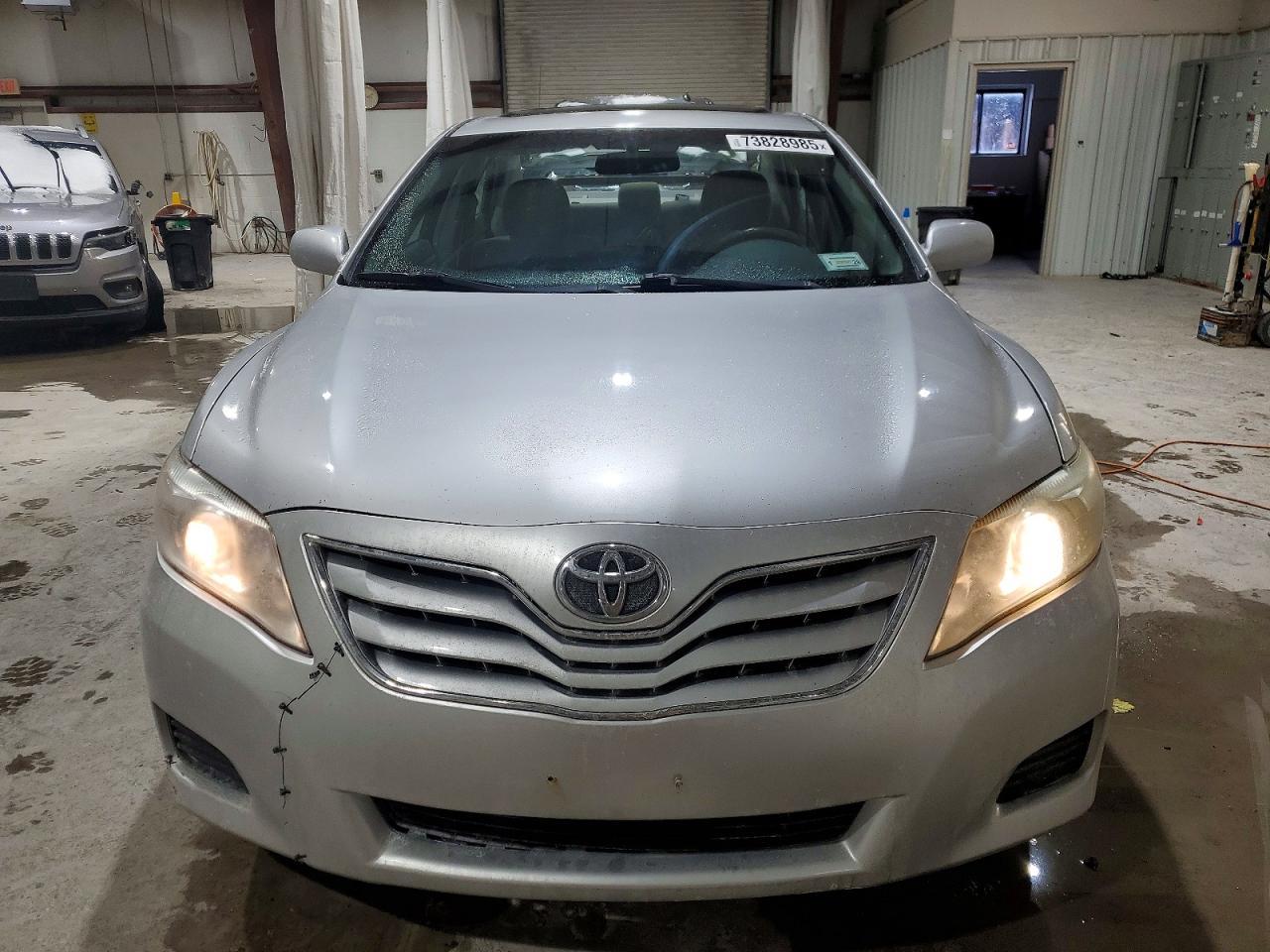 2011 TOYOTA CAMRY