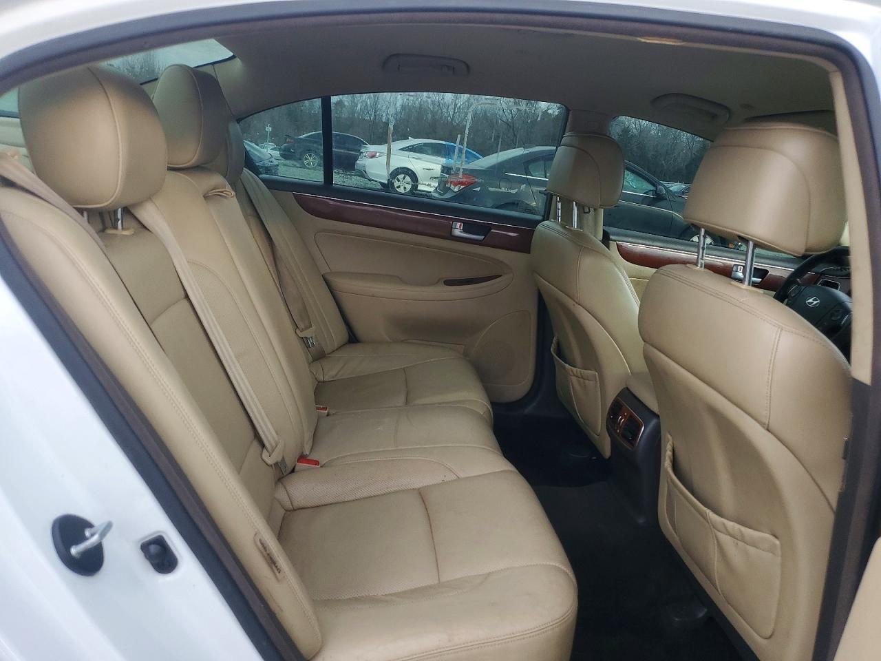 2013 HYUNDAI GENESIS