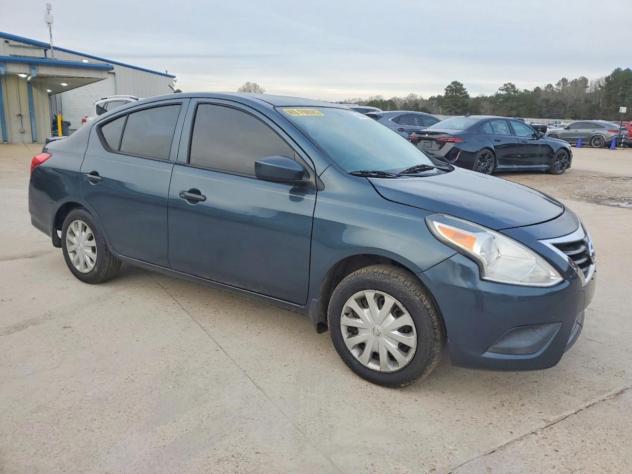 2017 NISSAN VERSA