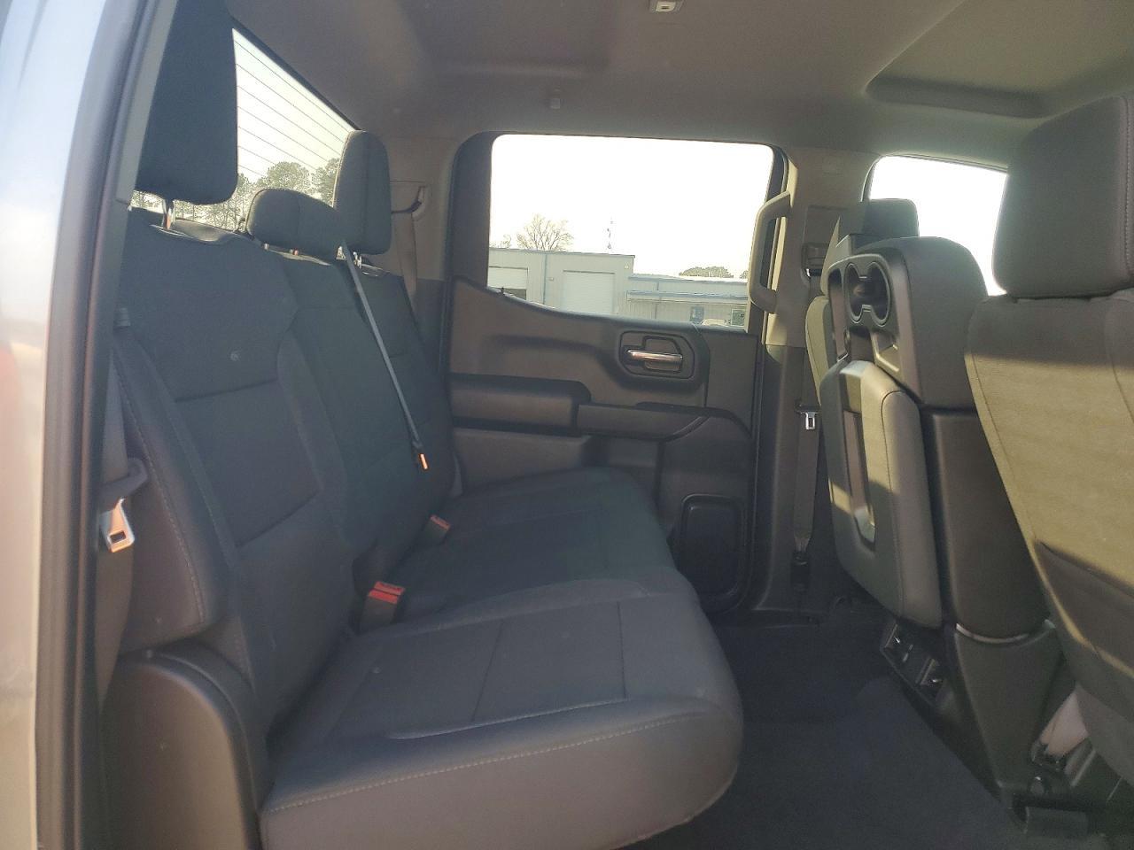 2025 CHEVROLET Silverado