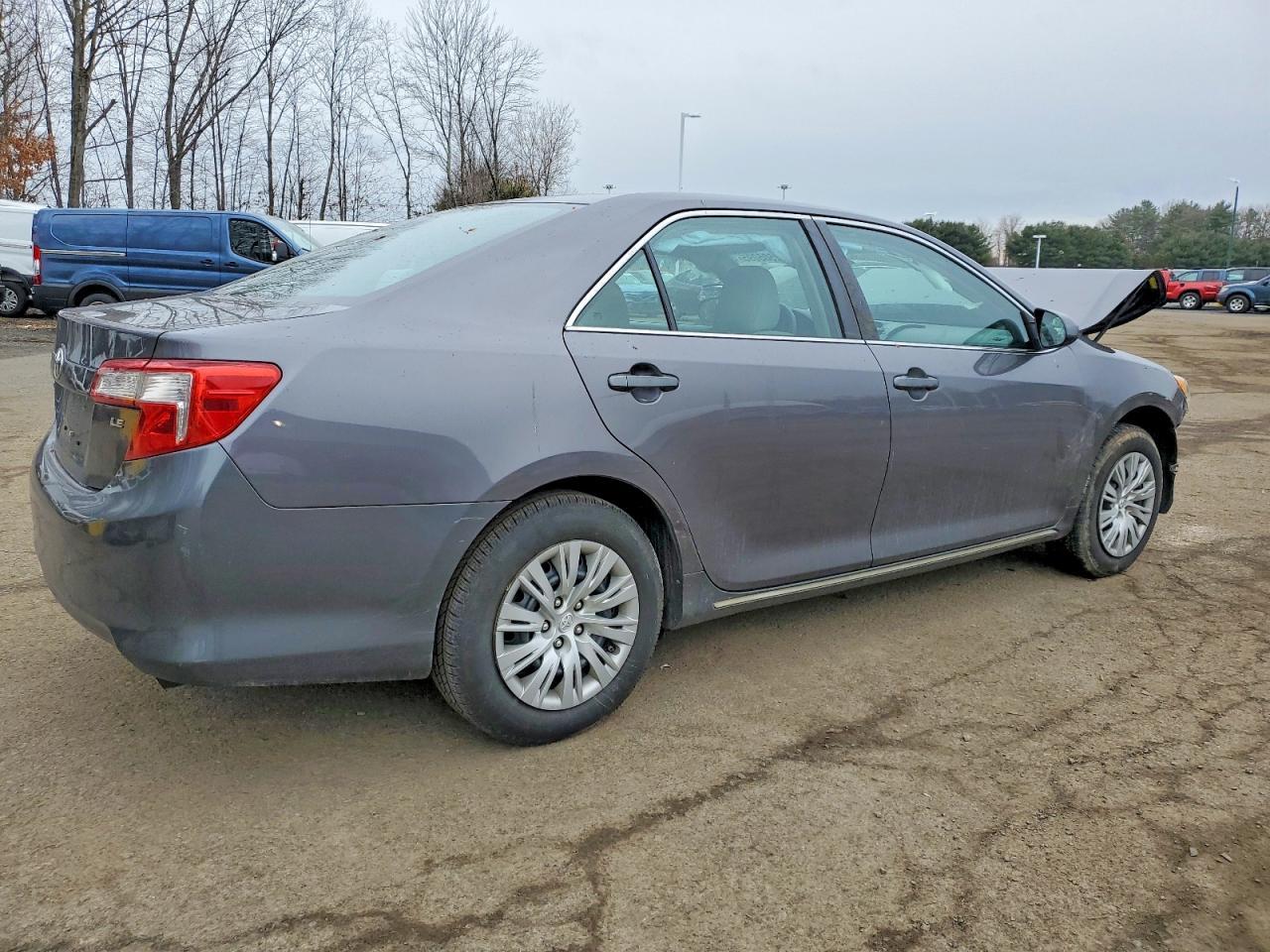 2014 TOYOTA CAMRY