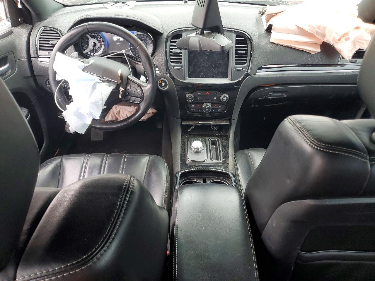 2019 CHRYSLER 300