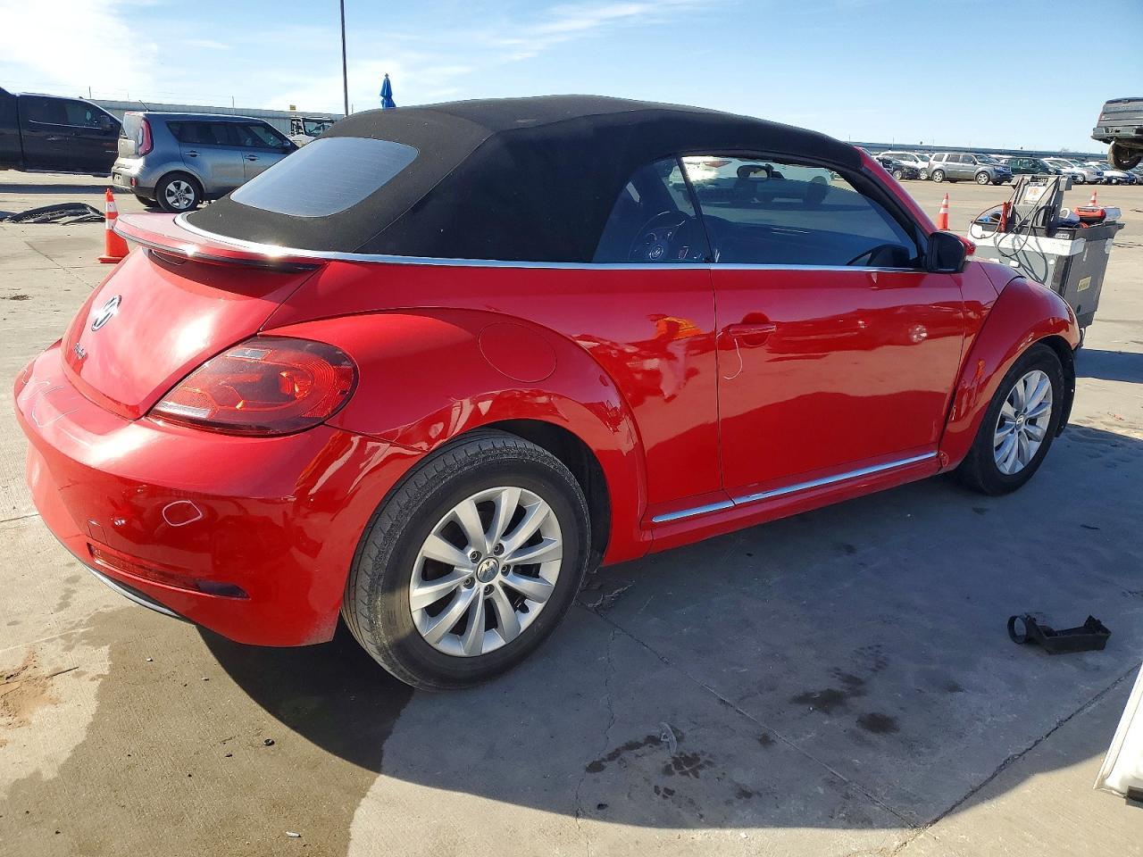 2018 VOLKSWAGEN Beetle