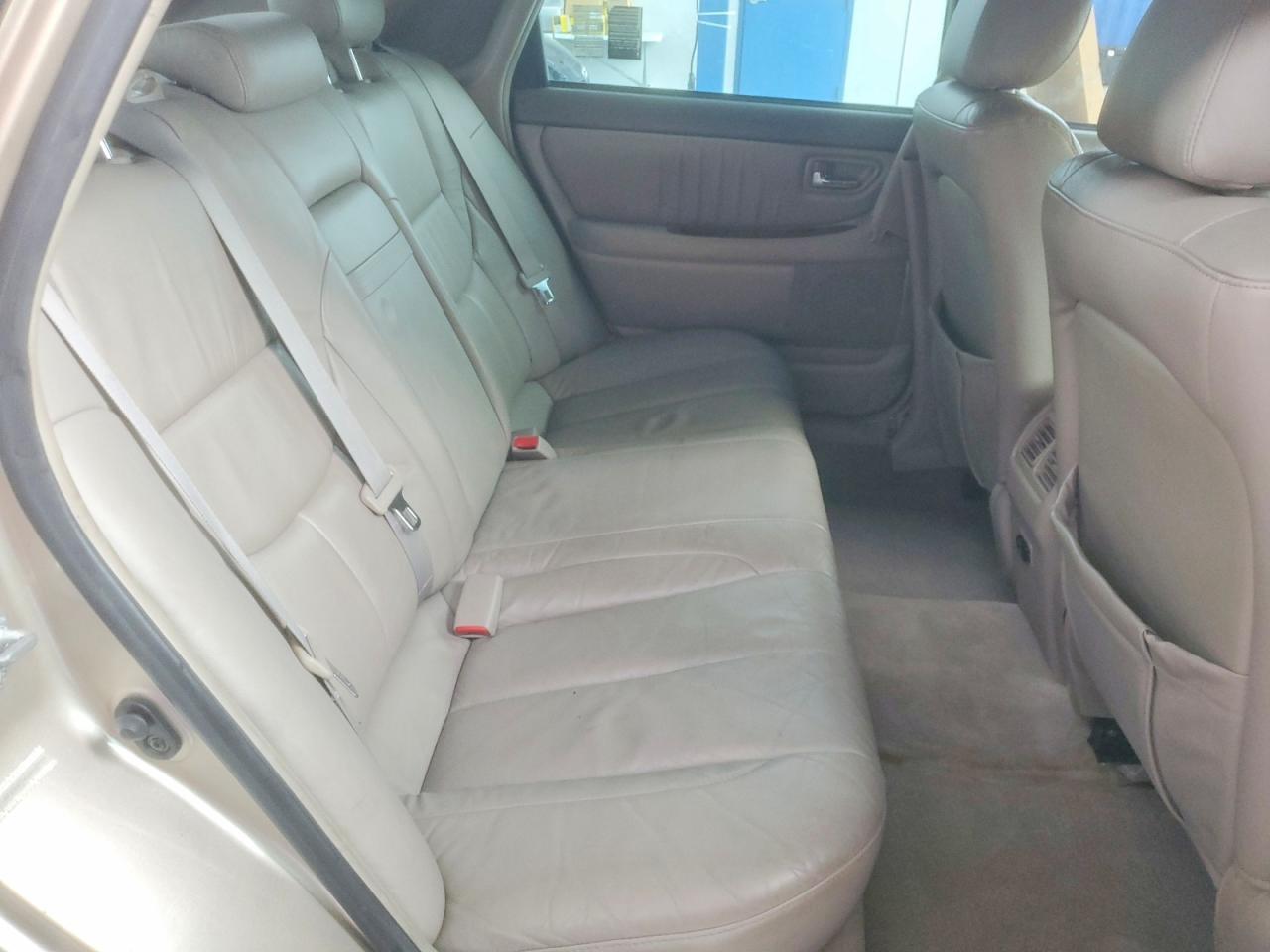 2004 TOYOTA Avalon