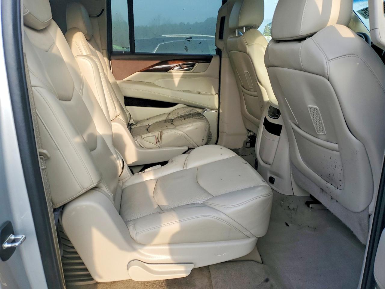2017 CADILLAC Escalade ESV