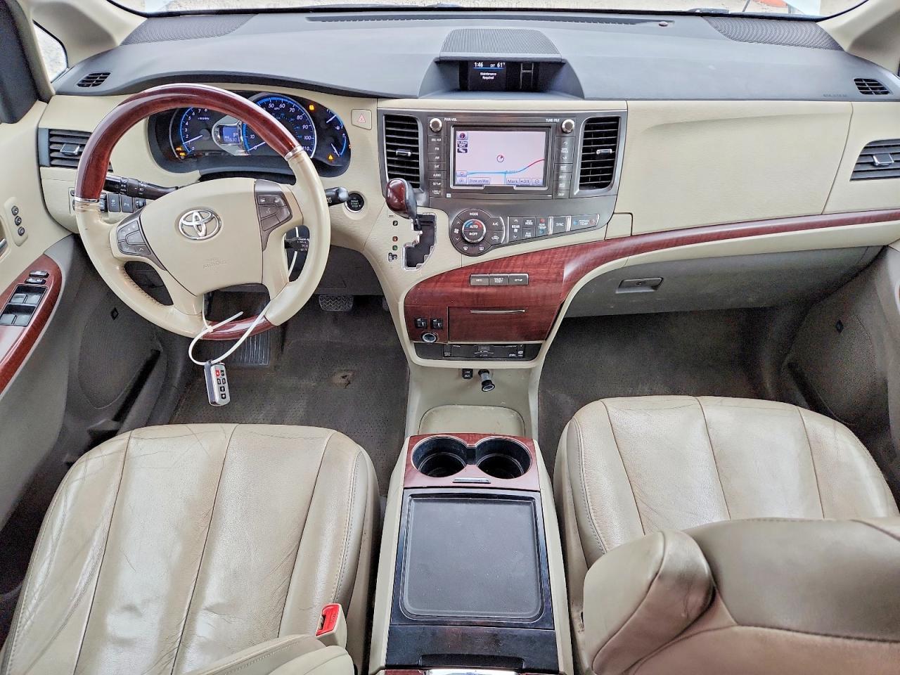 2012 TOYOTA SIENNA