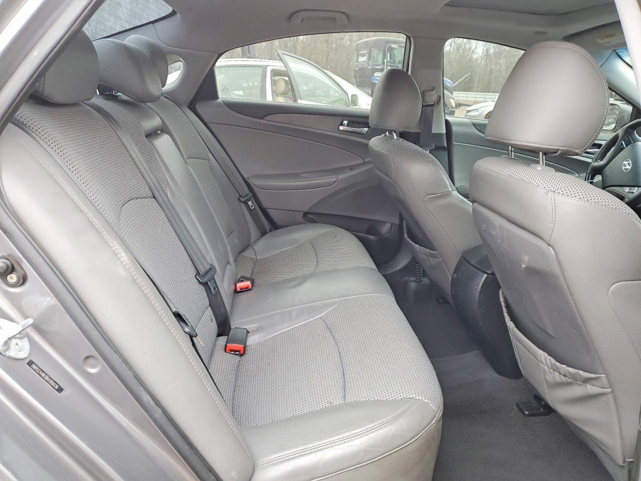 2011 HYUNDAI SONATA