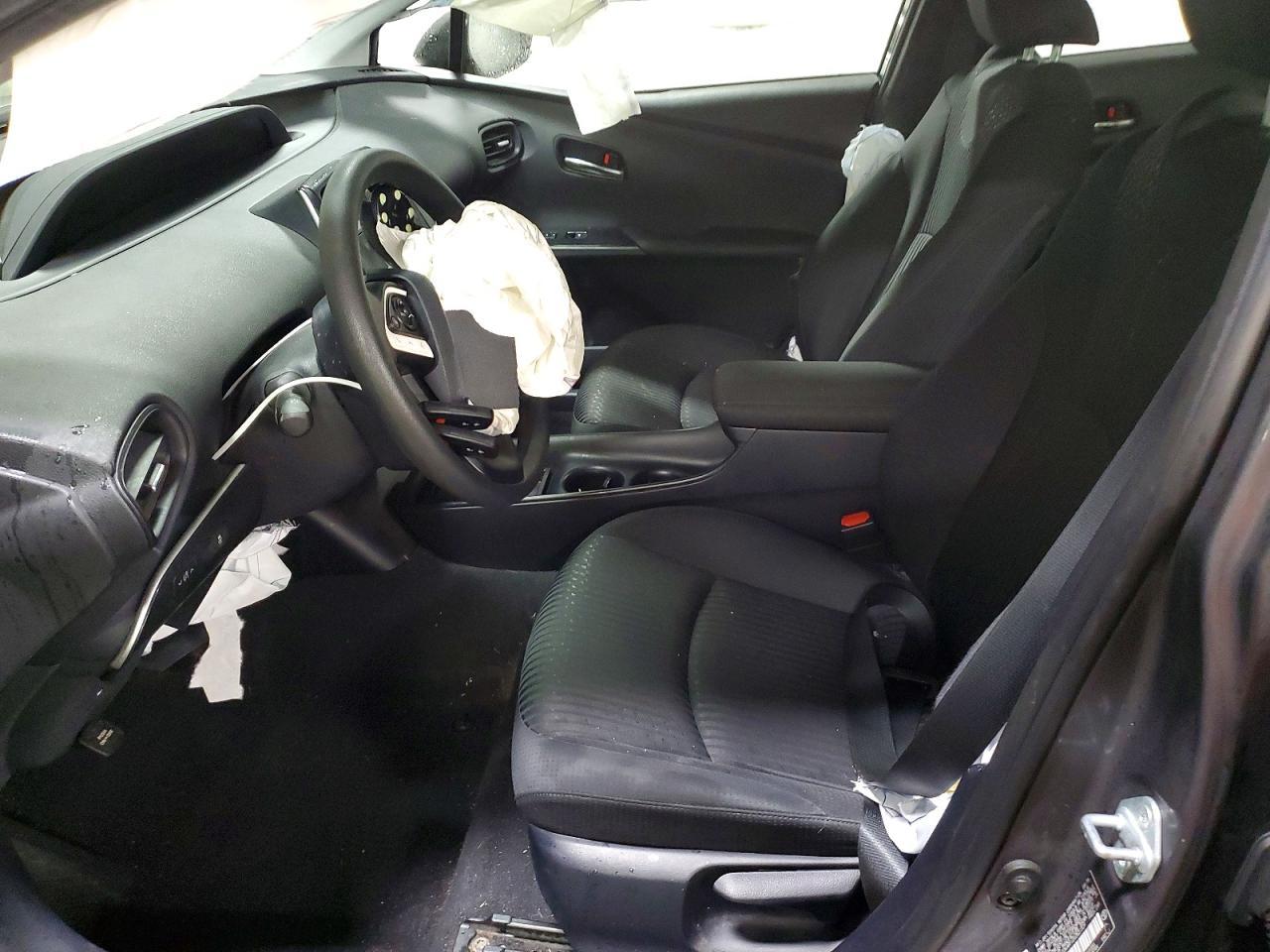 2016 TOYOTA PRIUS