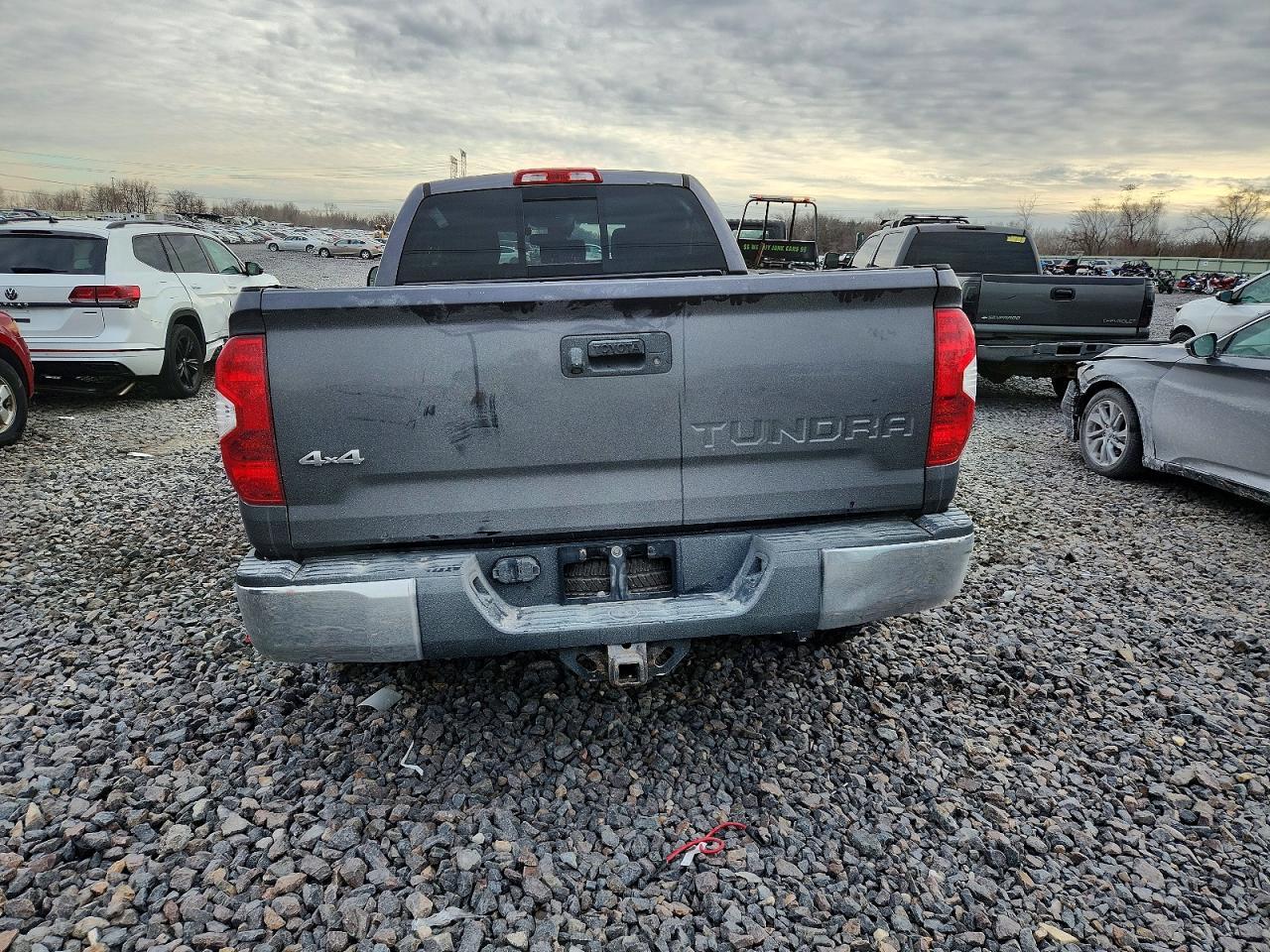 2018 TOYOTA TUNDRA