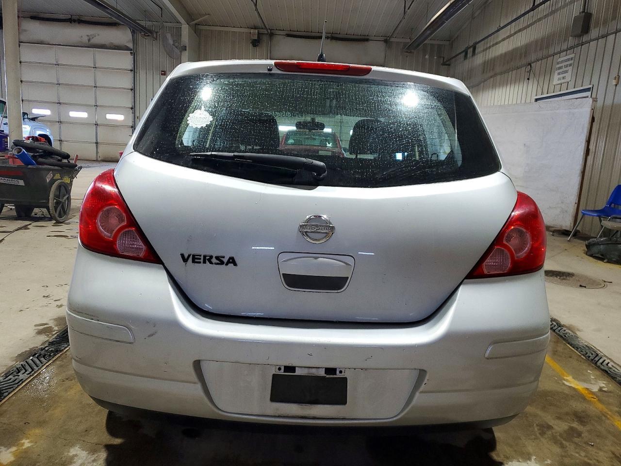 2010 NISSAN VERSA