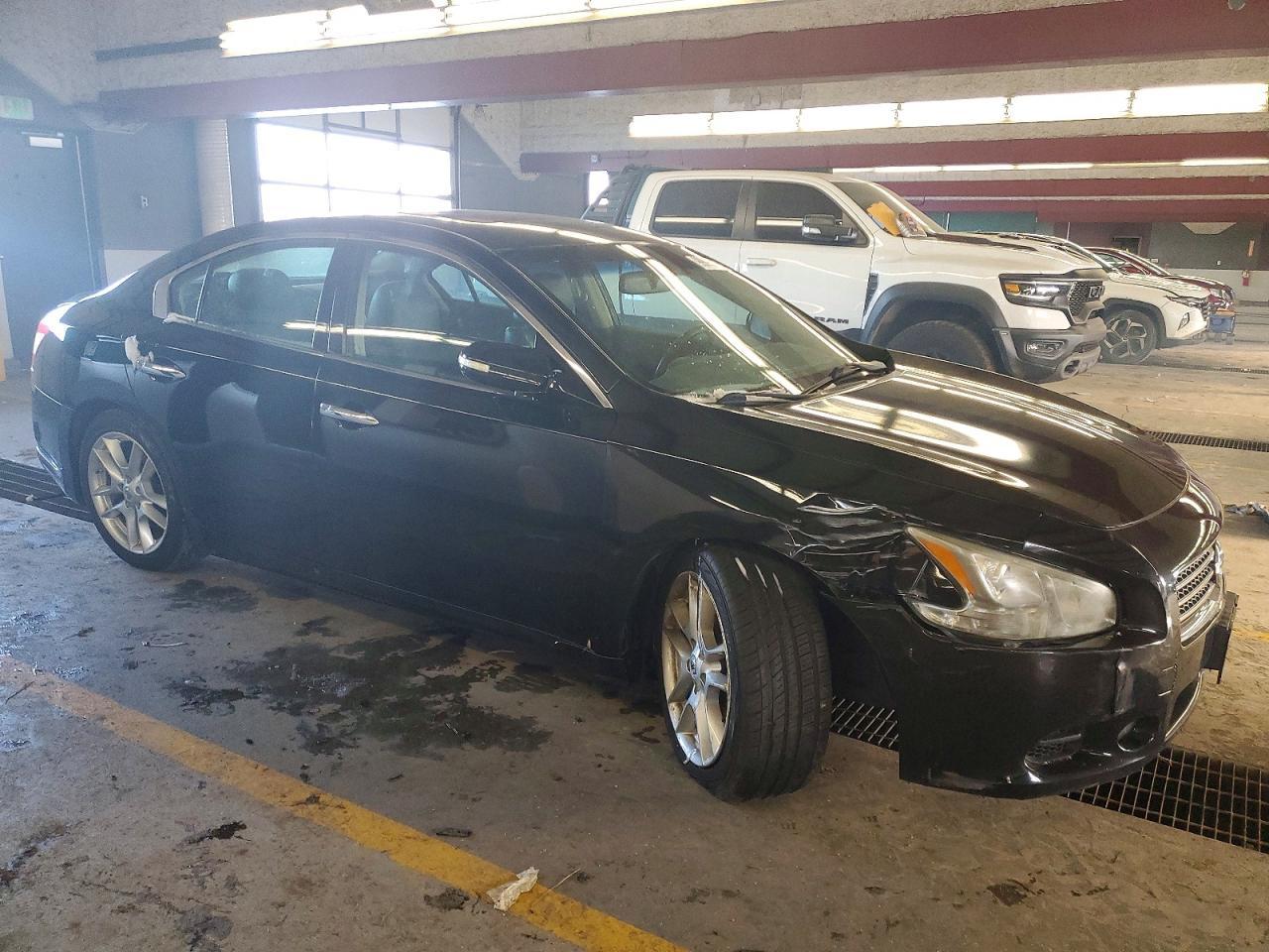 2011 NISSAN Maxima