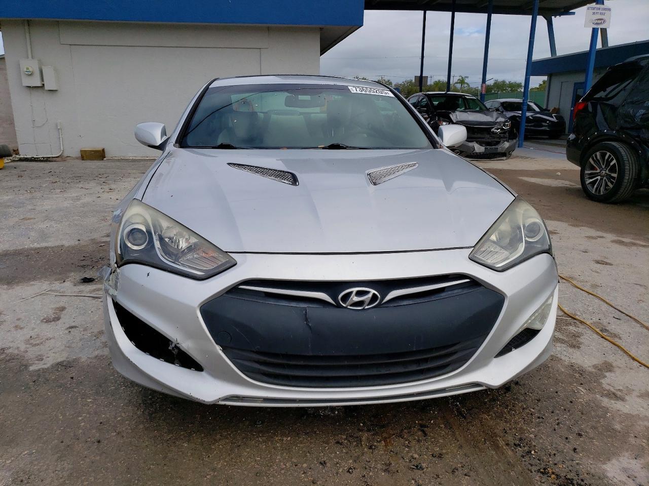 2014 HYUNDAI GENESIS