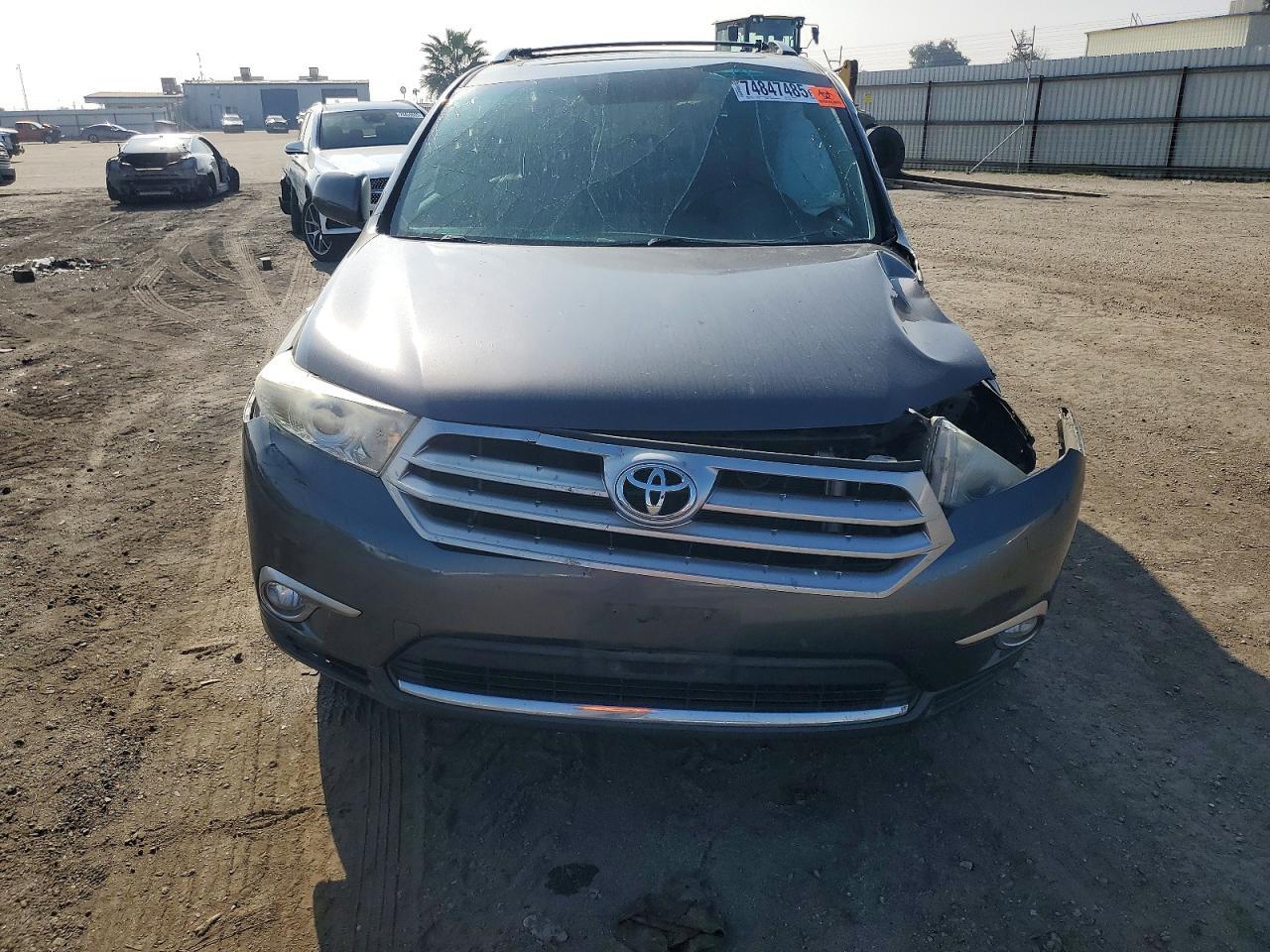 2013 TOYOTA HIGHLANDER