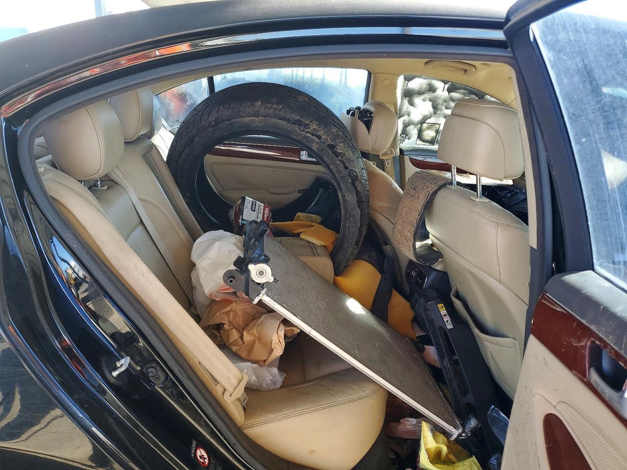 2012 HYUNDAI GENESIS
