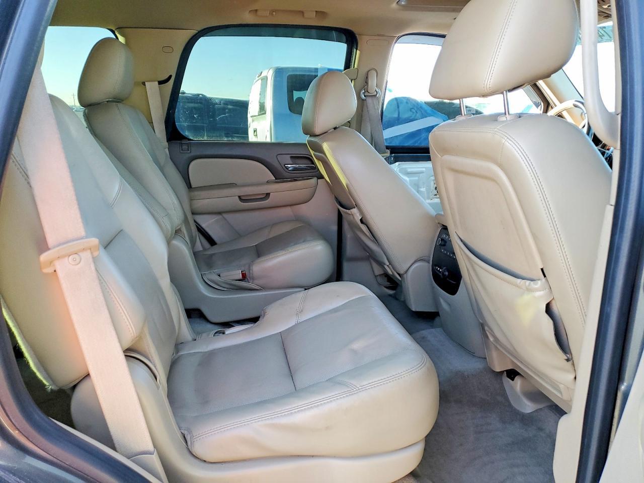 2011 CHEVROLET Tahoe