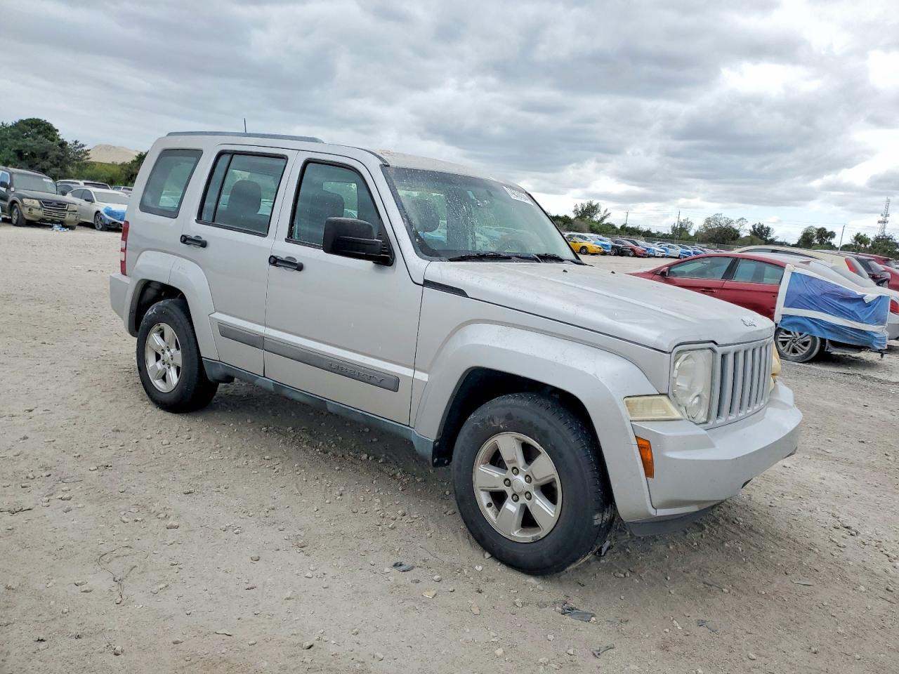 2012 JEEP Liberty