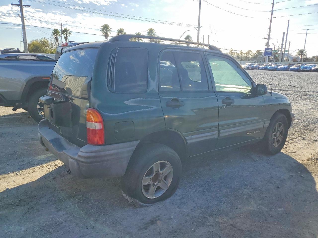 2004 CHEVROLET TRACKER