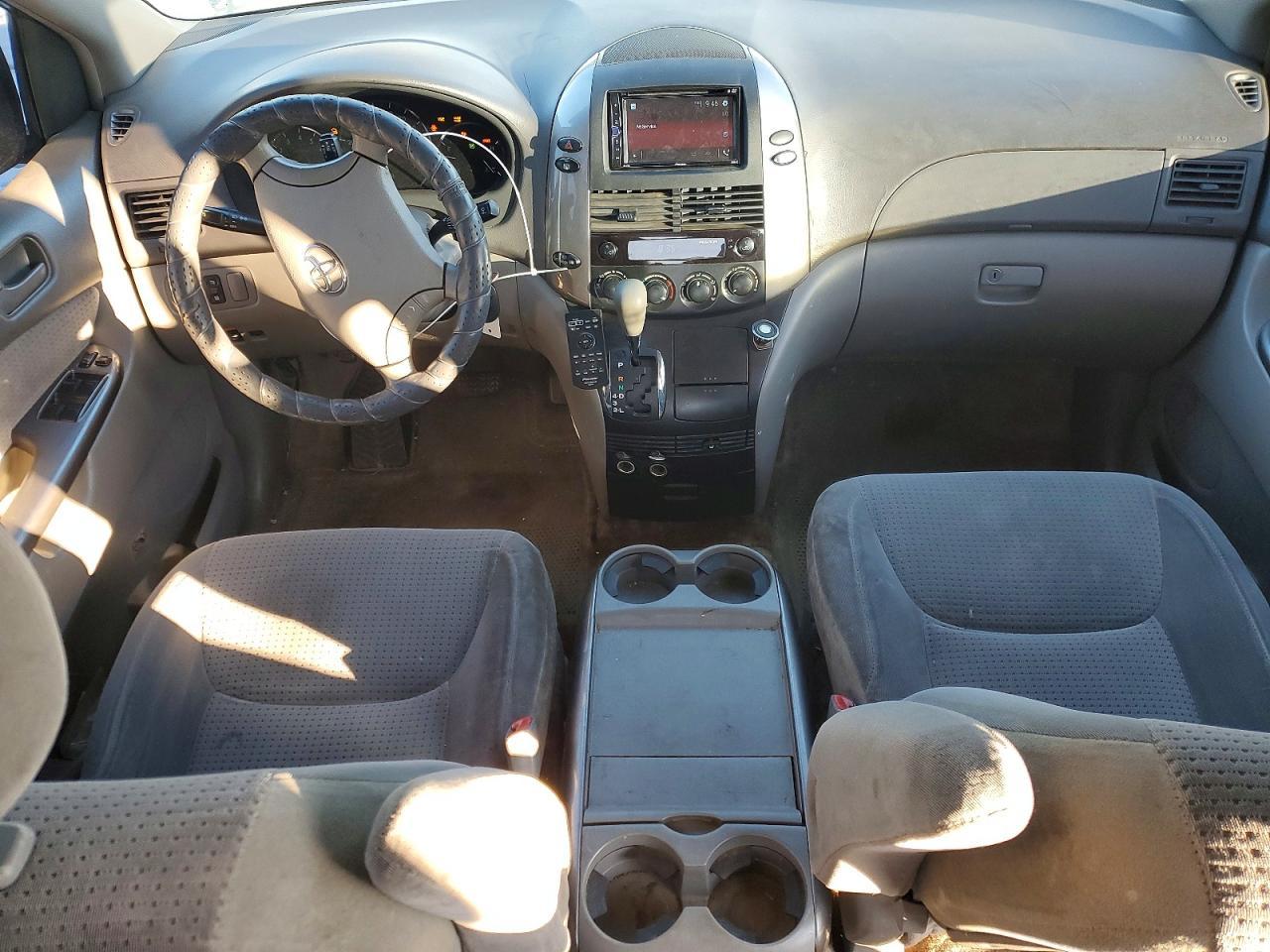 2006 TOYOTA SIENNA