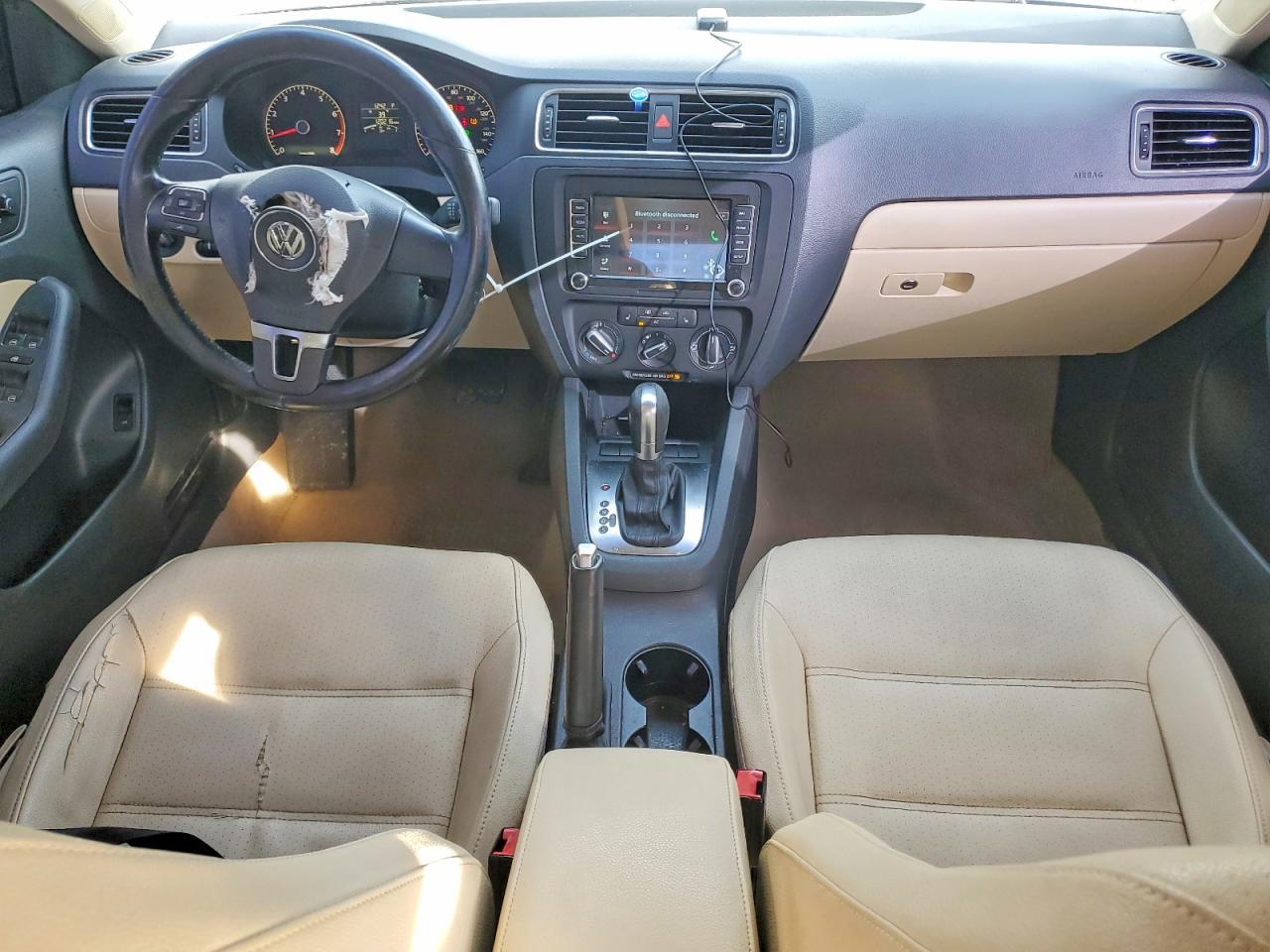 2011 VOLKSWAGEN JETTA