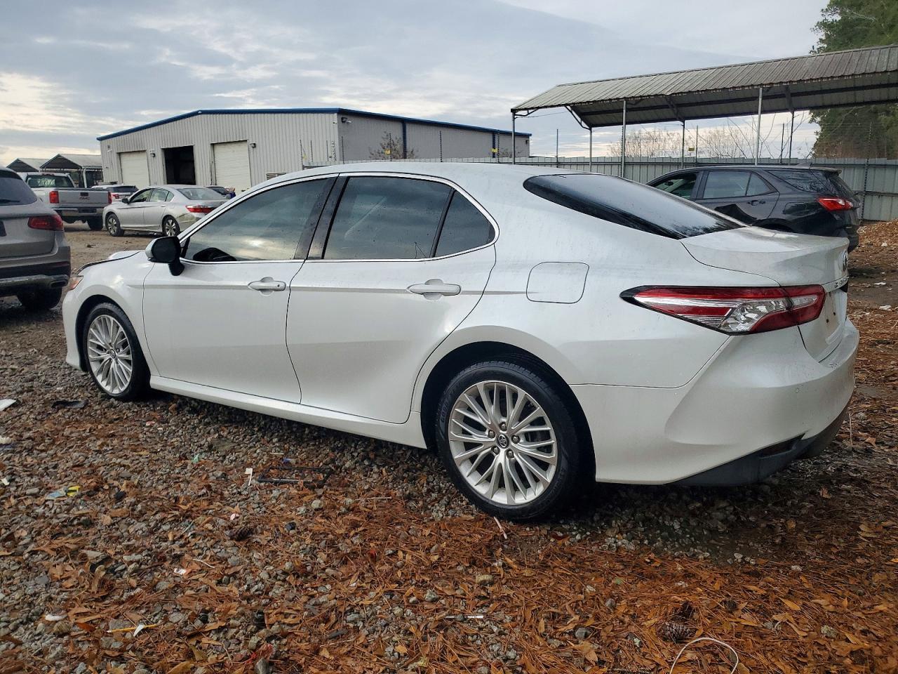 2018 TOYOTA CAMRY