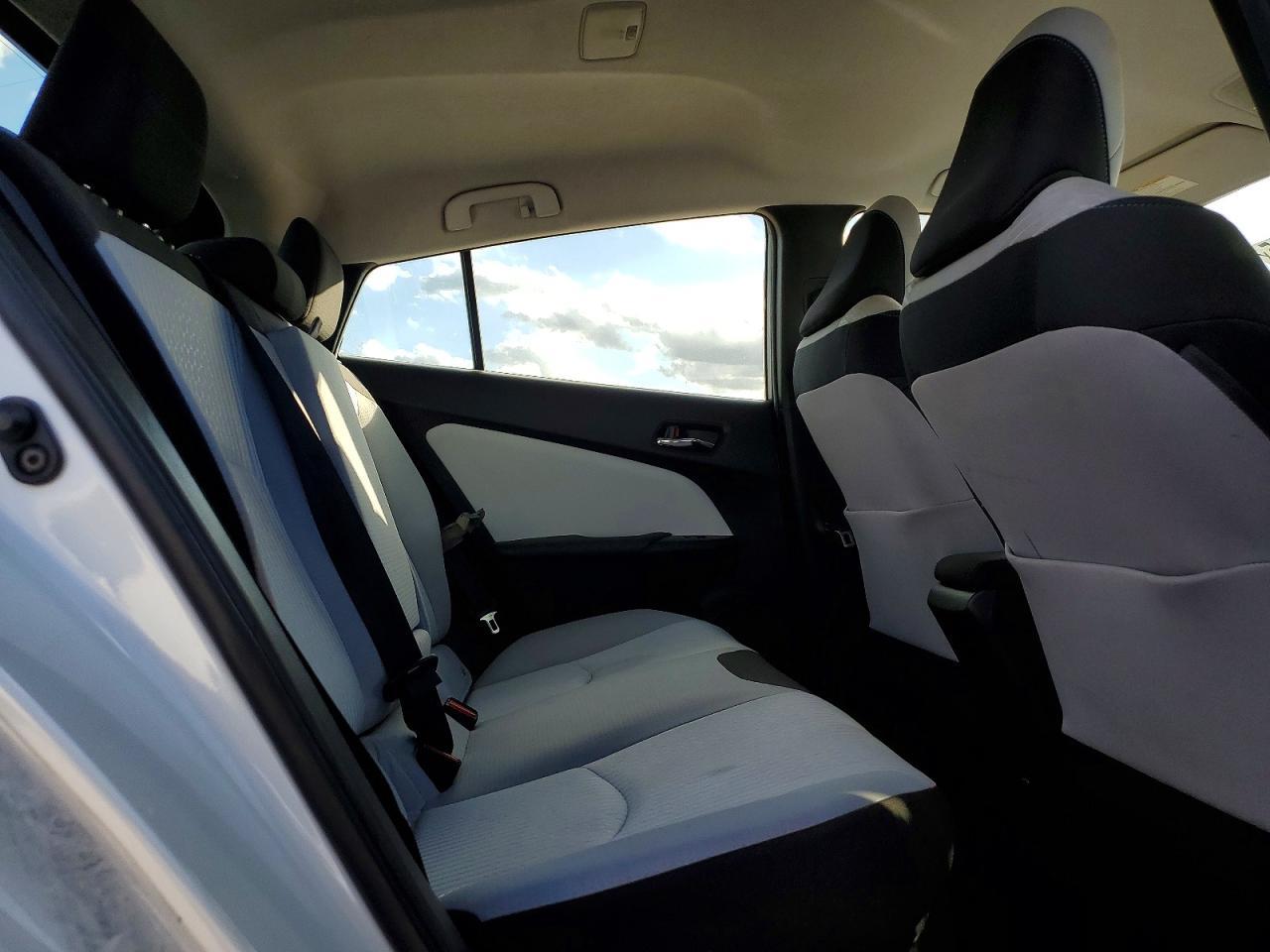 2018 TOYOTA PRIUS