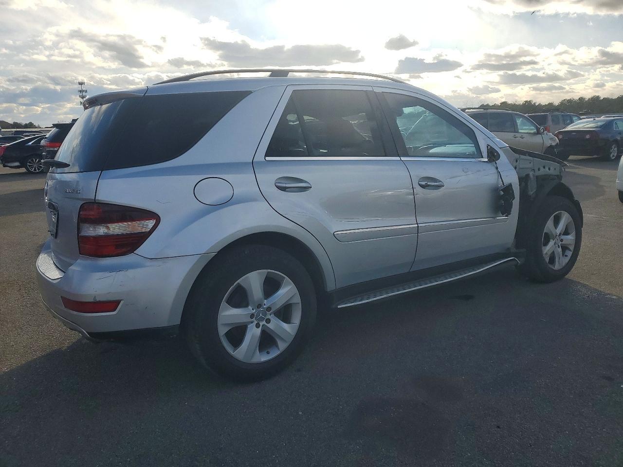 2011 MERCEDES-BENZ ML-Class