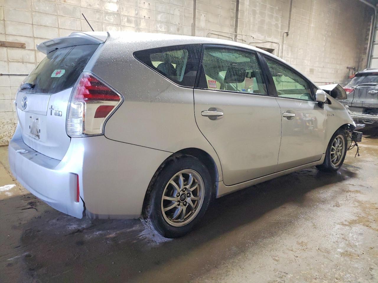 2016 TOYOTA PRIUS V