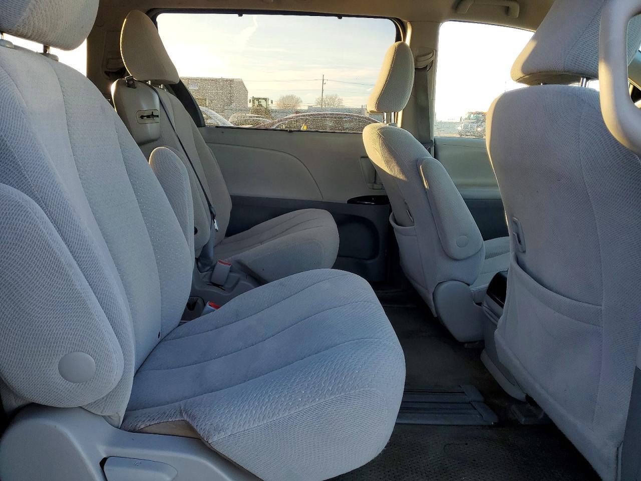 2014 TOYOTA SIENNA