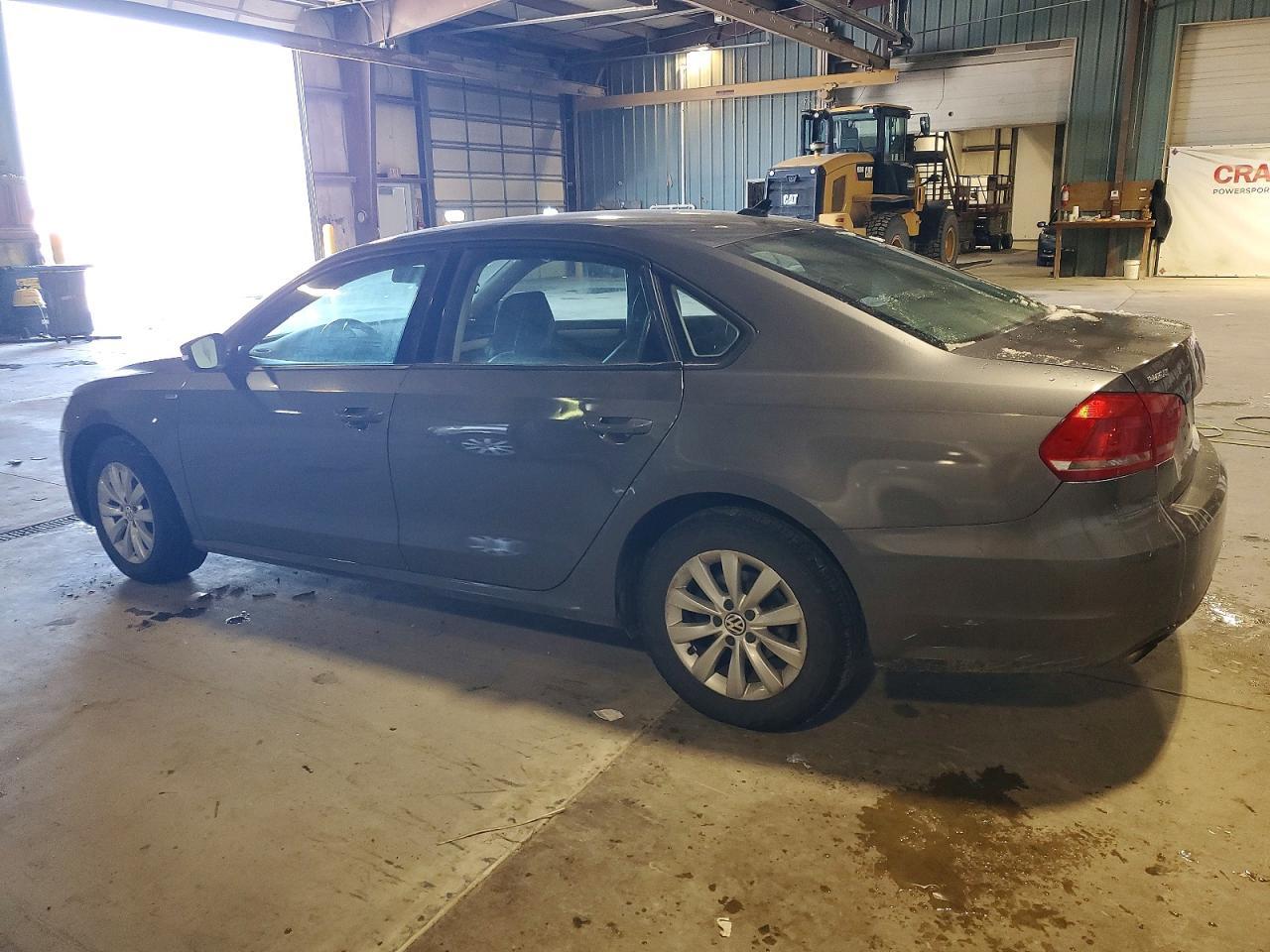 2014 VOLKSWAGEN Passat